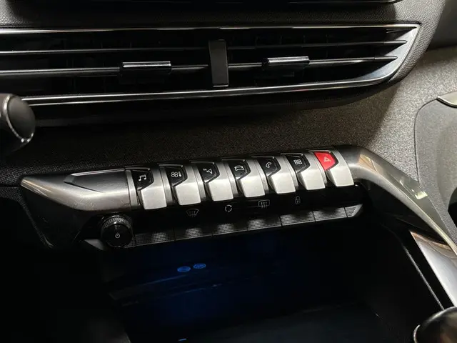 Peugeot 5008 1.2 PureTech Allure 7 Persoons 2021 Benzine 8