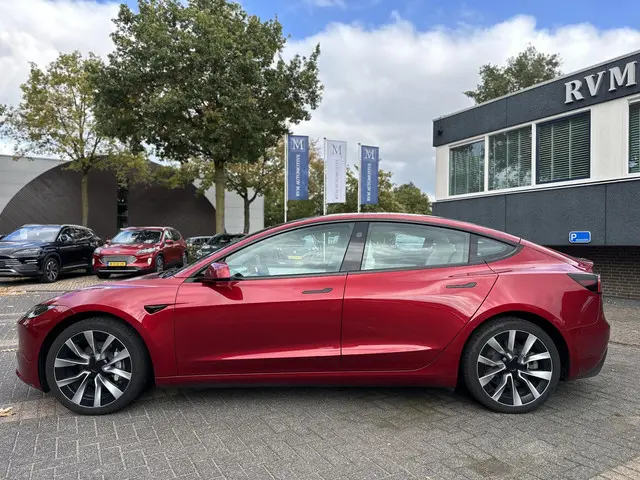 Tesla Model 3 Long Range AWD 78 kWh 2023 Elektrisch 2