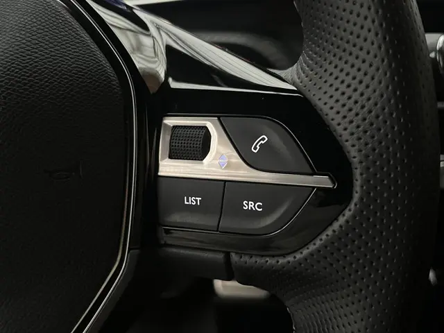 Peugeot e-2008 EV GT 54 kWh Automaat 2024 Elektrisch 20