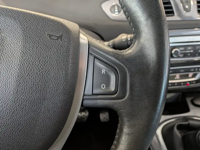 Renault Scénic Xmod 1.2 TCe Bose 2014 Benzine 13