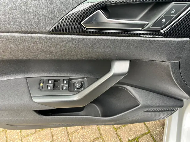 Volkswagen Polo 1.0 TSI Style 2022 Benzine 16