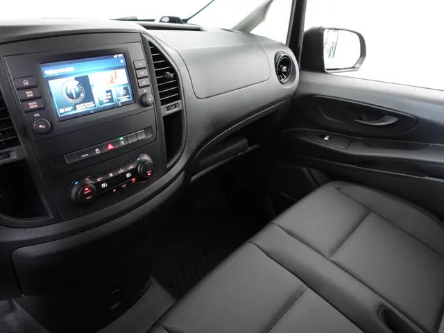 Mercedes-Benz Vito 114 CDI Lang 2024 Diesel 31