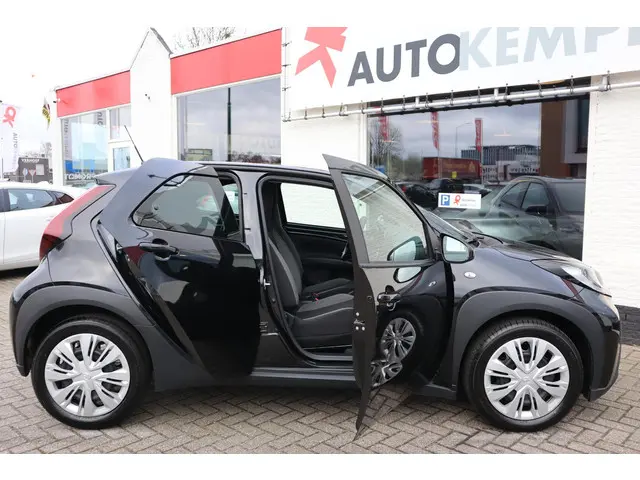 Toyota Aygo X 1.0 VVT-i S-CVT PLAY 2023 Benzine 18