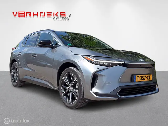Toyota bZ4X Premium 4WD 71 kWh 2023 Elektrisch 3