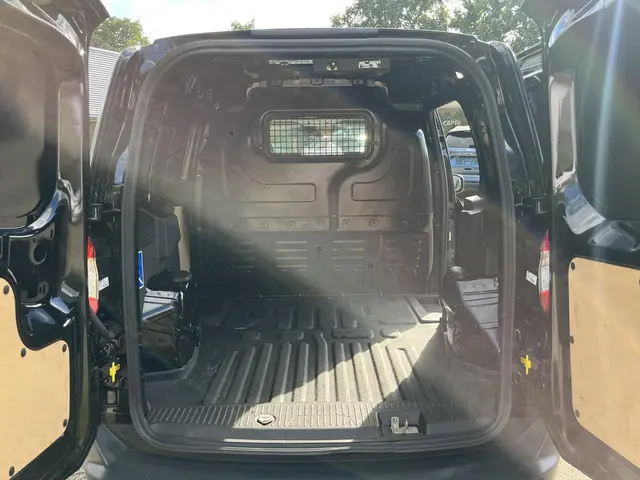Ford Transit Courier 1.0 Limited EcoBoost S&S 2023 Benzine 9