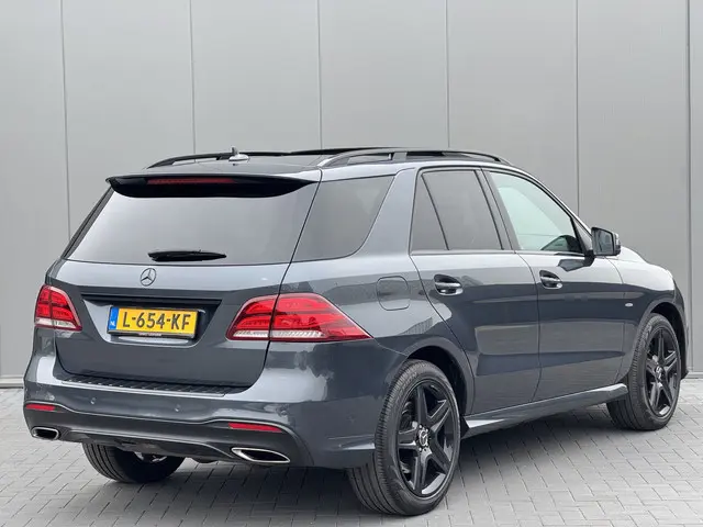 Mercedes-Benz GLE 2
