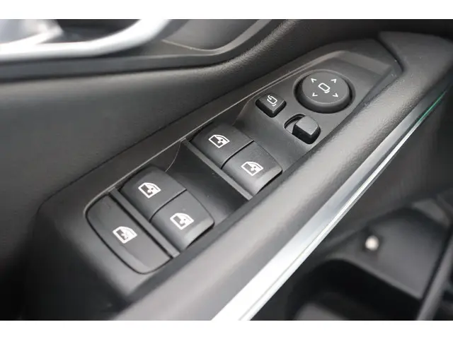 BMW 3 Serie 330e 2024 Hybride Benzine 37