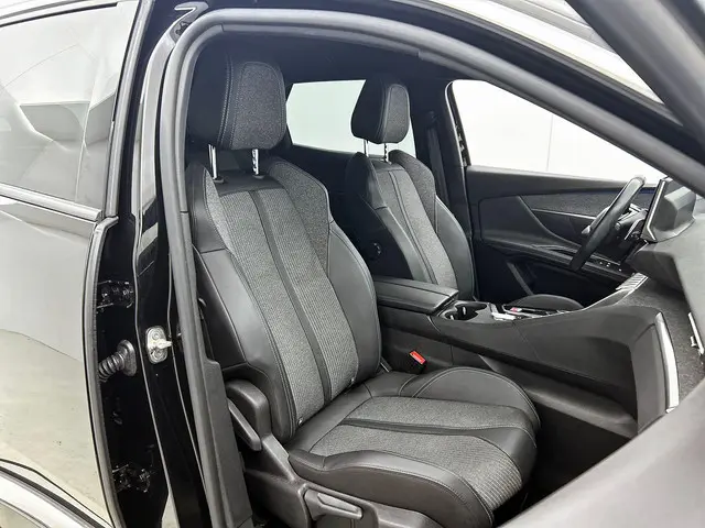 Peugeot 3008 1.6 HYbrid 225 Allure 2023 Hybride Benzine 35