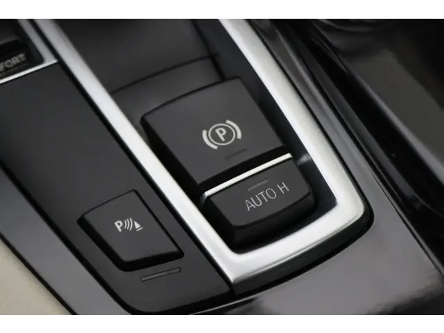 BMW 5 Serie Touring 535i Luxury Edition 2016 Benzine 54