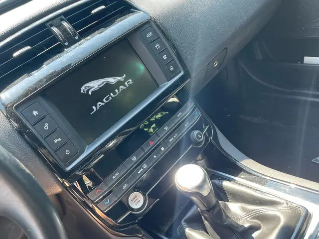 Jaguar XE 2.0 D Pure 2016 Diesel 4