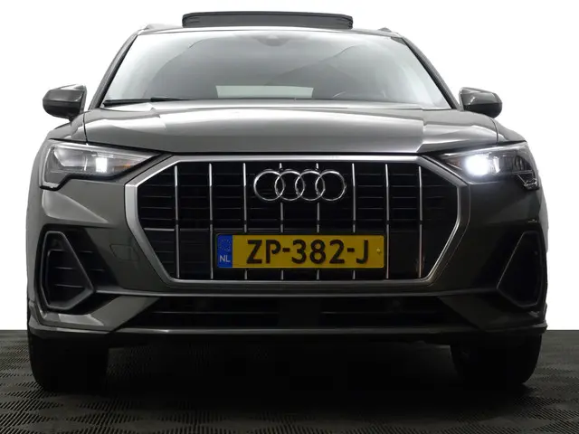 Audi Q3 35 TFSI S Line Aut- 2019 Benzine 26