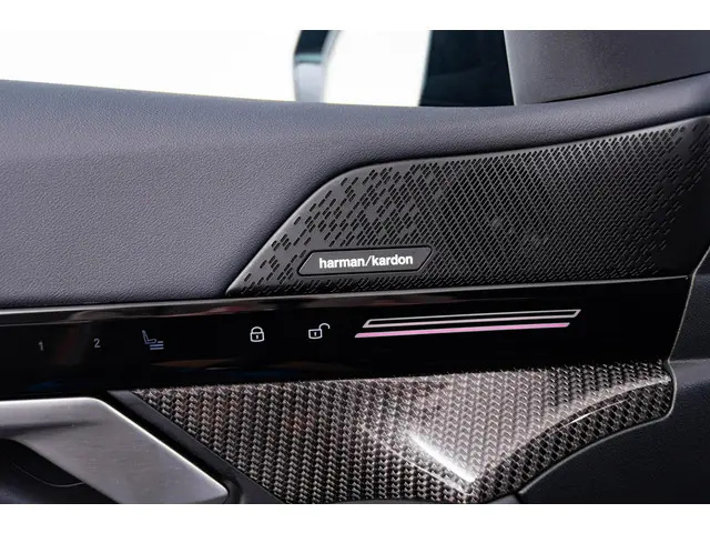 BMW 5 Serie Touring 520i 2024 Benzine 16