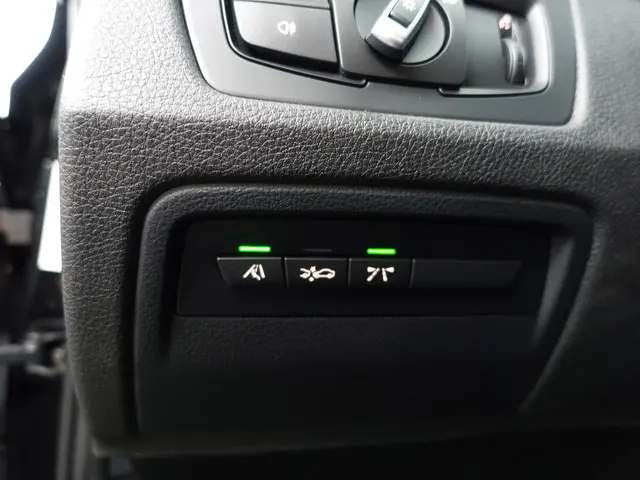 BMW 3 Serie 320i M Sport Aut- 2012 Benzine 21