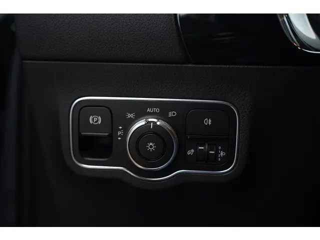 Mercedes-Benz B-Klasse 180d Style 2019 Diesel 34