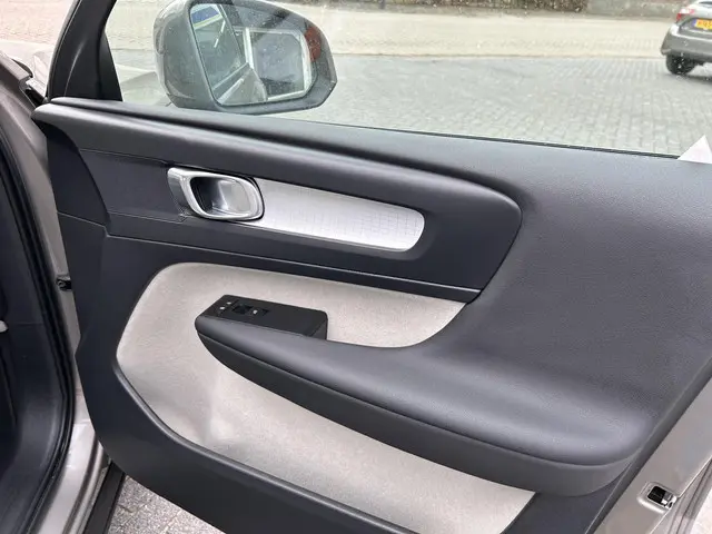 Volvo XC40 2.0 B4 Business Pro 2020 Hybride Benzine 18