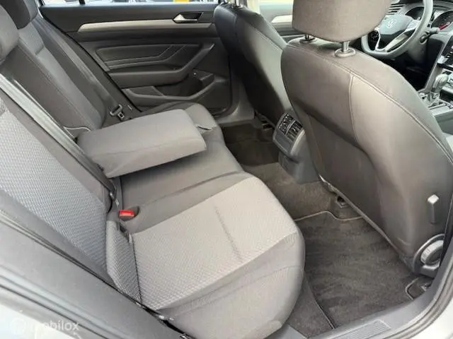 Volkswagen Passat Variant 2.0 TDI Business 2023 Diesel 21