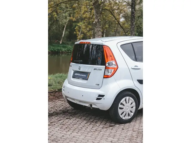 Suzuki Splash 1.0 VVT Comfort EASSS 2015 Benzine 5