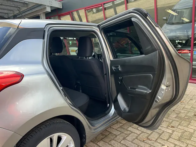 Suzuki Swift 1.2 Select 2017 Benzine 31