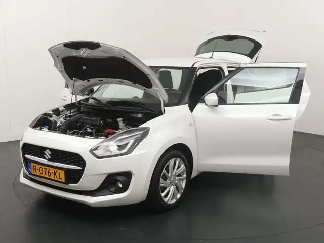 Suzuki Swift 1.2 Select Smart Hybrid 2022 Benzine 19