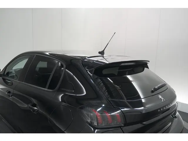 Peugeot 208 PureTech 100 Allure Pack 2023 Benzine 20
