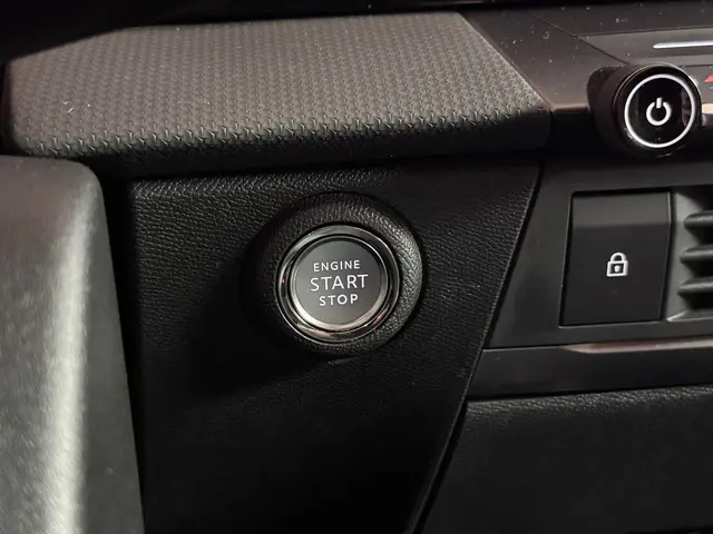 Opel Astra 1.2 Elegance 2022 Benzine 32