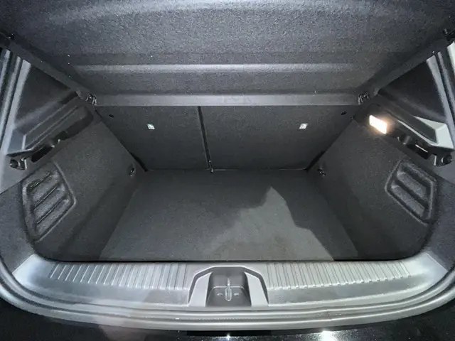 Mitsubishi Colt 1.6 HEV Intense 2026 Hybride Benzine 16