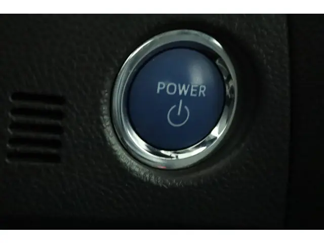 Toyota Auris 1.8 Hybrid Executive 2013 Hybride Benzine 45