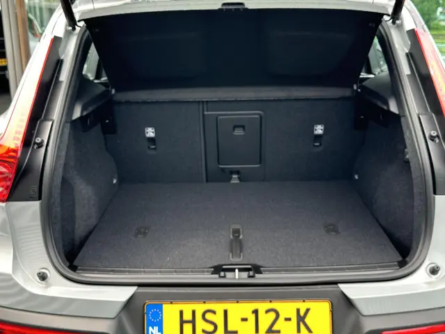 Volvo XC40 2.0 B4 Plus Black Edition 2025 Benzine 22