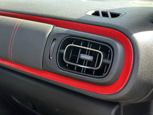 Citroën C3 1.2 PureTech S&S Shine 2017 Benzine 29