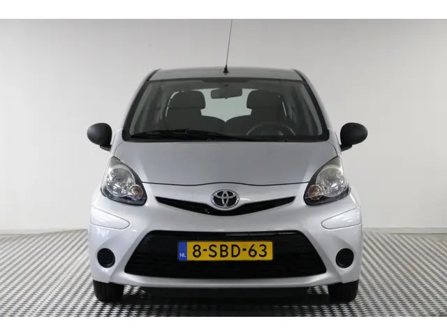 Toyota Aygo 1.0 VVT-i Now 2013 Benzine 21