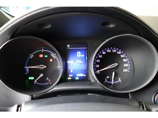 Toyota C-HR 1.8 Hybrid Dynamic, 2018 Hybride Benzine 23