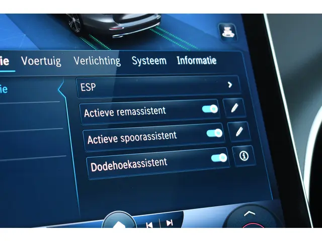 Mercedes-Benz C-Klasse Estate 200 AMG Line 2021 Benzine 13
