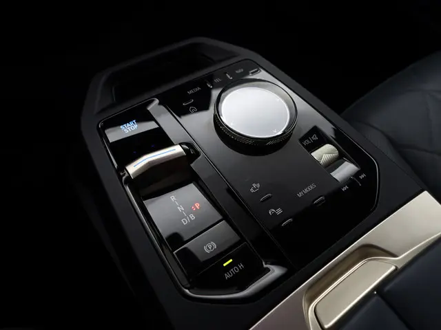 BMW iX xDrive40 M Sport Plus 77 kWh- 2023 Elektrisch 17