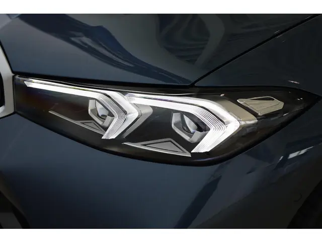 BMW 3 Serie Touring 330e 2025 Hybride Benzine 31