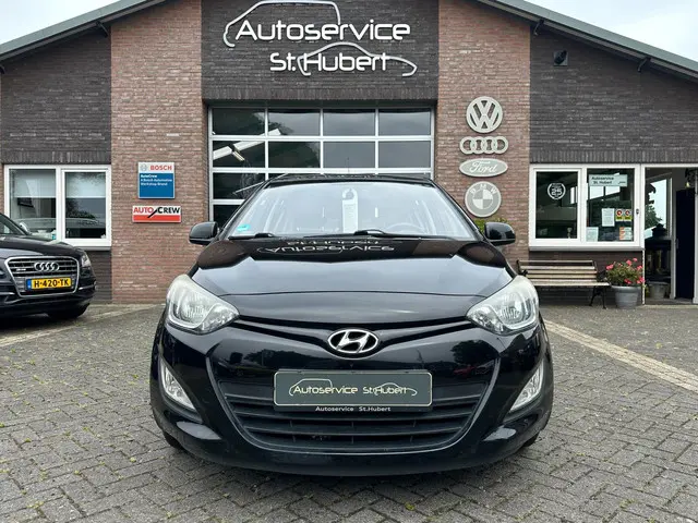 Hyundai i20 1.2i i-Drive. Airco. 5-Deurs. 2012 Benzine 2