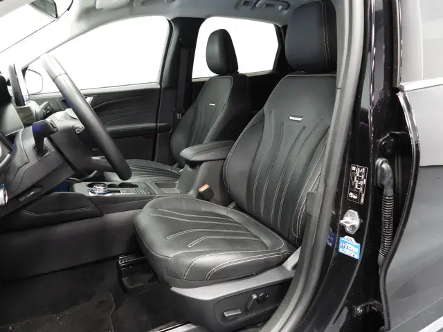 Ford Kuga 2.5 PHEV Plug-In Vignale 2021 Hybride Benzine 31