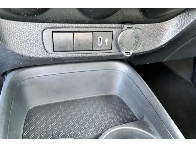 Toyota Aygo X 1.0 VVT-i MT Play 2024 Benzine 26