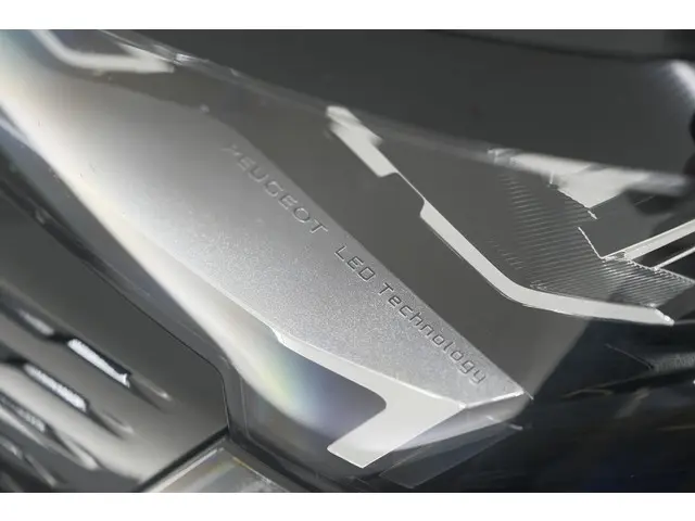 Peugeot 3008 PureTech 130 Allure 2021 Benzine 17