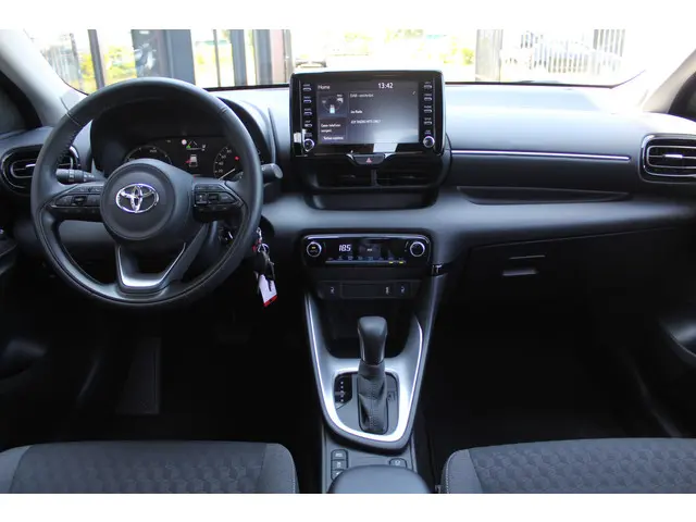 Toyota Yaris 1.5 Hybrid Active 2022 Hybride Benzine 4