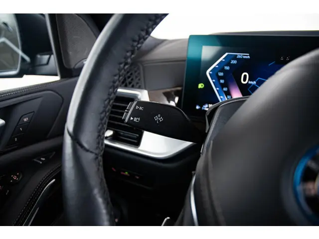 BMW X5 xDrive50e 2024 Hybride Benzine 45