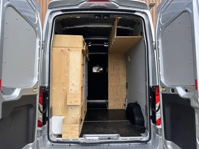 Ford Transit 350 2.0 TDCI L3H2 Limited 2020 Diesel 8