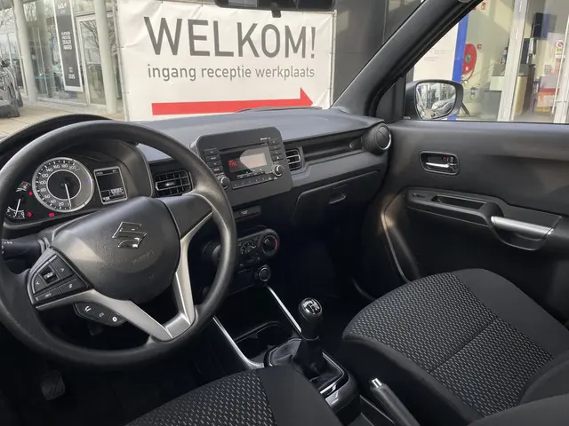 Suzuki Ignis 1.2 Smart Hybrid Comfort 2023 Benzine 10