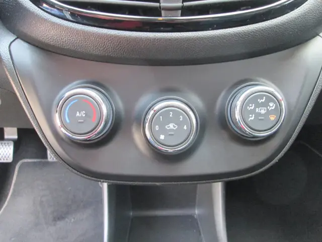 Opel KARL 1.0 Rocks Online Edition 2018 Benzine 14