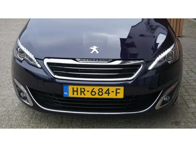 Peugeot 308 1.2 131pk 5Drs PureTech Allure 2016 Benzine 35
