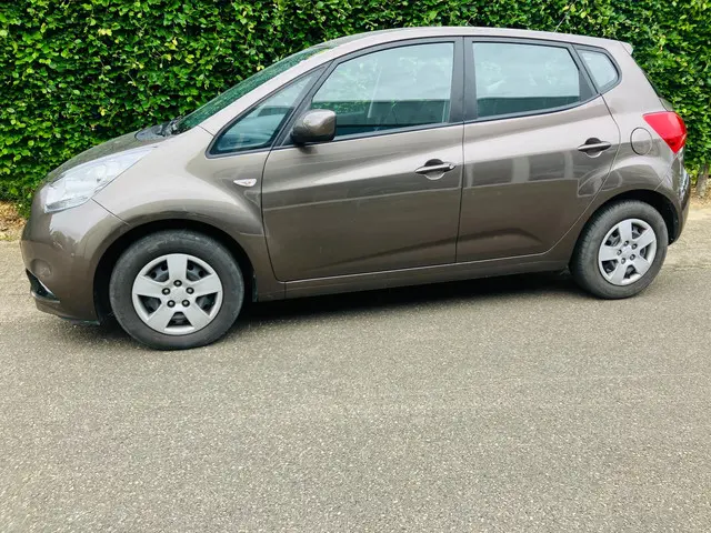 Kia Venga 1.6 CVVT Automaat 2015 Benzine 2