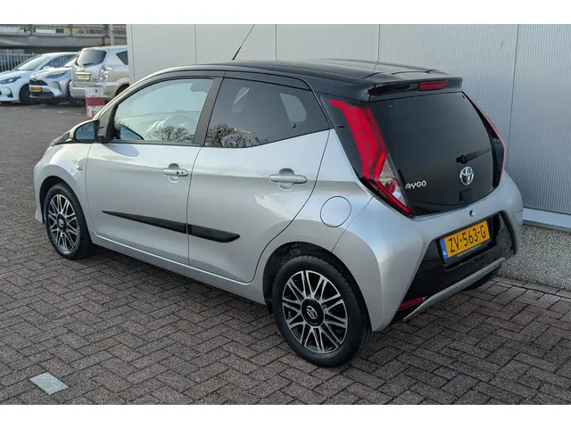 Toyota Aygo 1.0 VVT-i x-clusiv 2019 Benzine 3