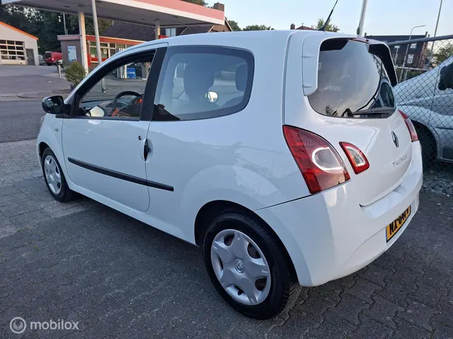Renault Twingo 1.2 16V Parisienne 2014 Benzine 18