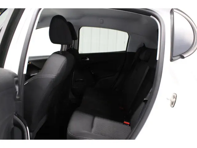 Peugeot 208 1.2 PureTech Style Pack 2015 Benzine 23