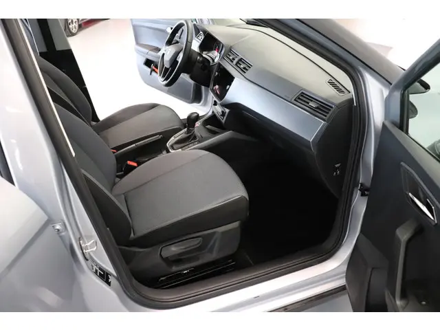 SEAT Arona 1.0 TSI Style Business Intense 2019 Benzine 24