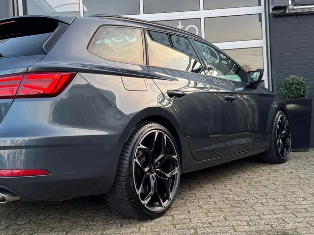 SEAT Leon ST 2.0 TSI CUPRA 300 4Drive / Pano 2018 Benzine 21